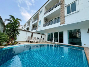 Hidden Palm Pool Villas